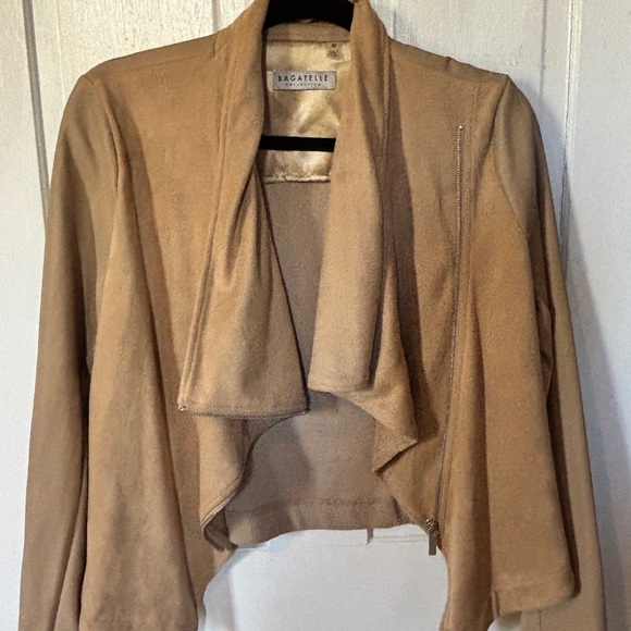 BAGATELLE Drape Jacket with Faux Leather Sleeves NWOT M - Picture 2 of 6